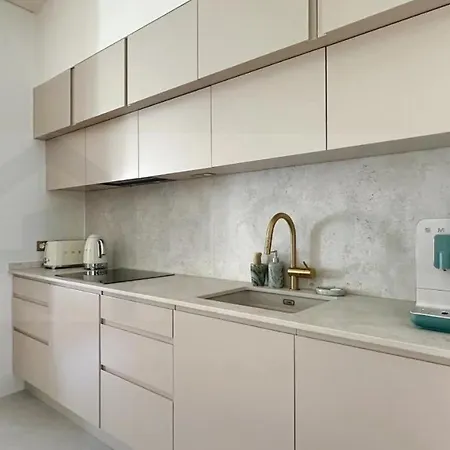 Daire Sunny Architect 3 Bedrooms Center